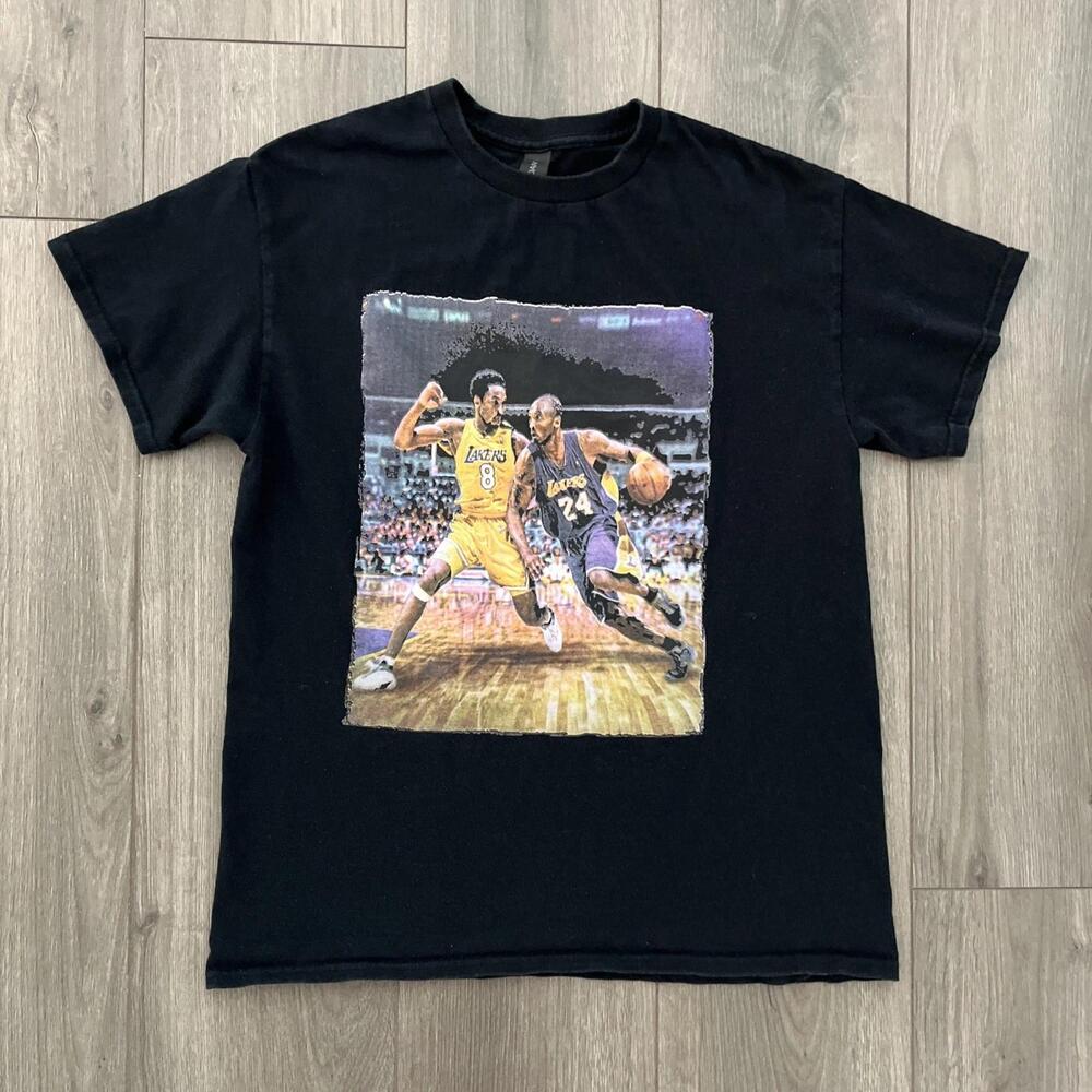 Kobe Bryant Vs Kobe Bryant Lakers Short Sleeve T-Shirt Mens M Black Heavy Cotton